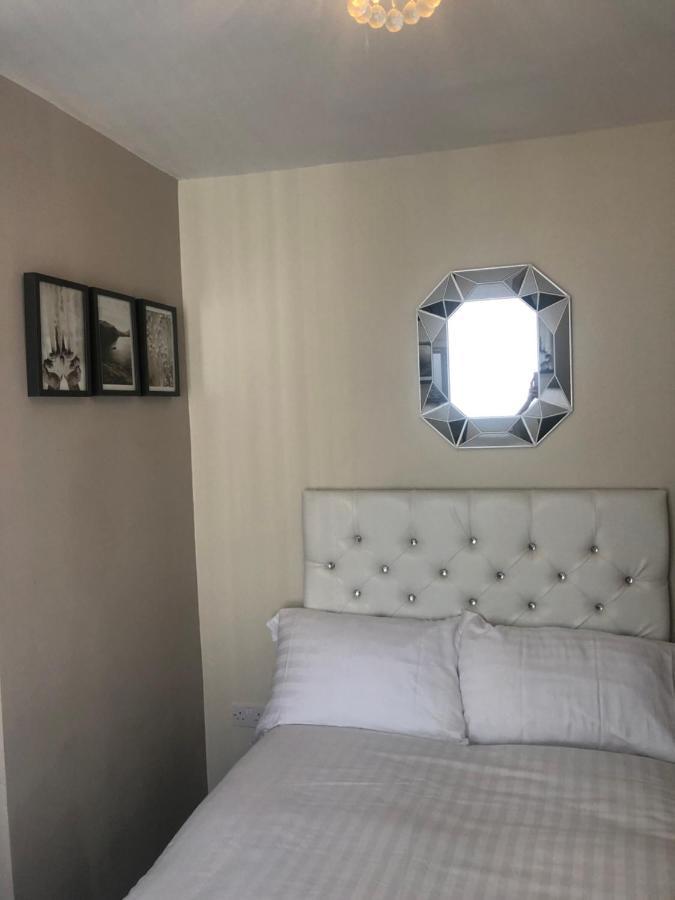 3 Double Bed Brittania Styled Central Home Near Lfc Sleeps 6 With Free Business Super Fast Fibre Broadband Liverpool Exterior foto